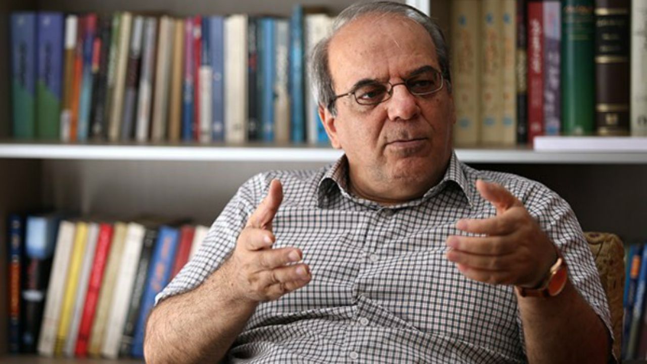 عباس عبدی: حمایت از سپاه موقتی است