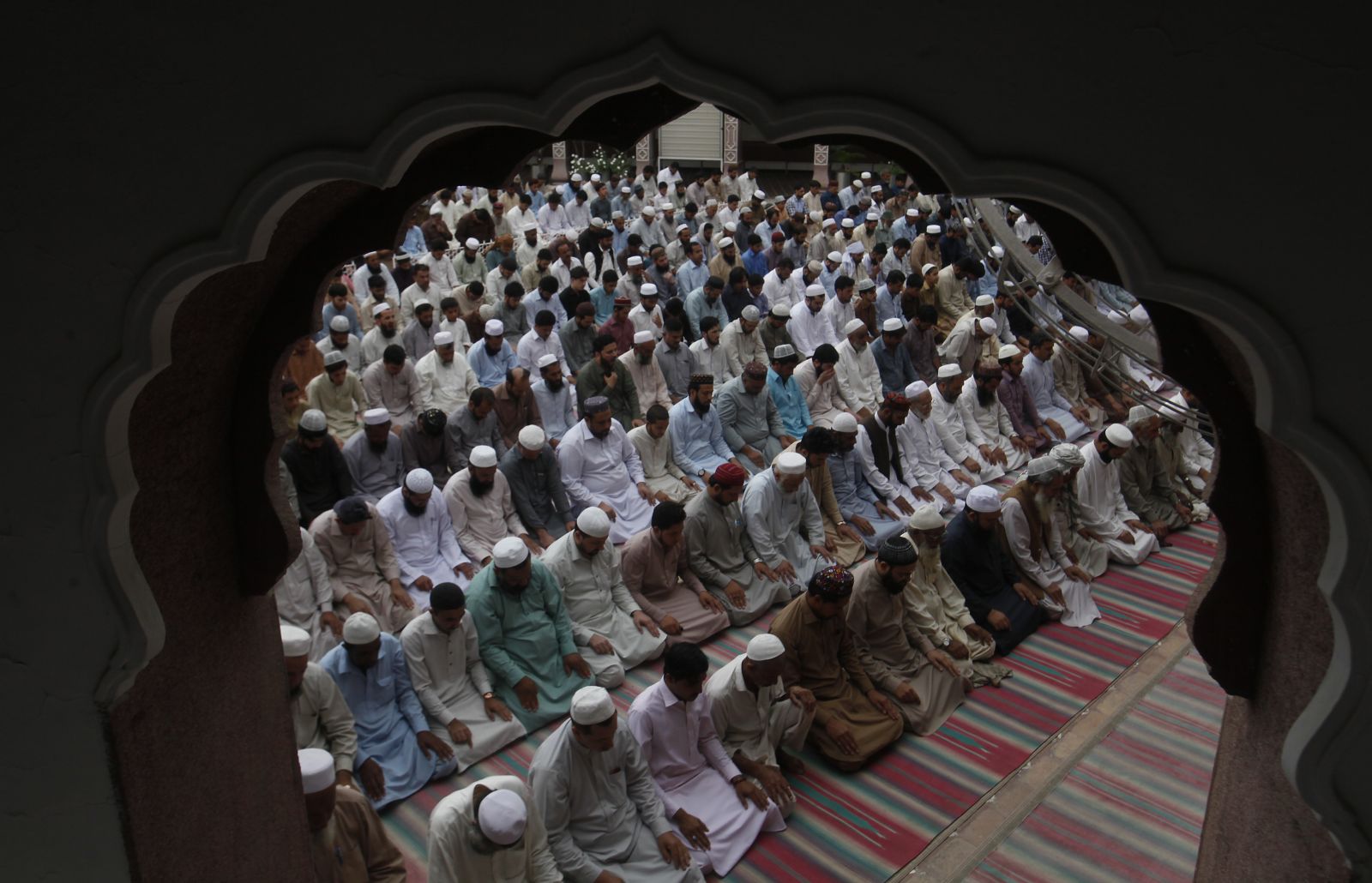 ( تصاویر) شروع ماه مبارک رمضان در سراسر جهان از قاب دوربین عکاسان ( تصاویر) شروع ماه مبارک رمضان در سراسر جهان از قاب دوربین عکاسان