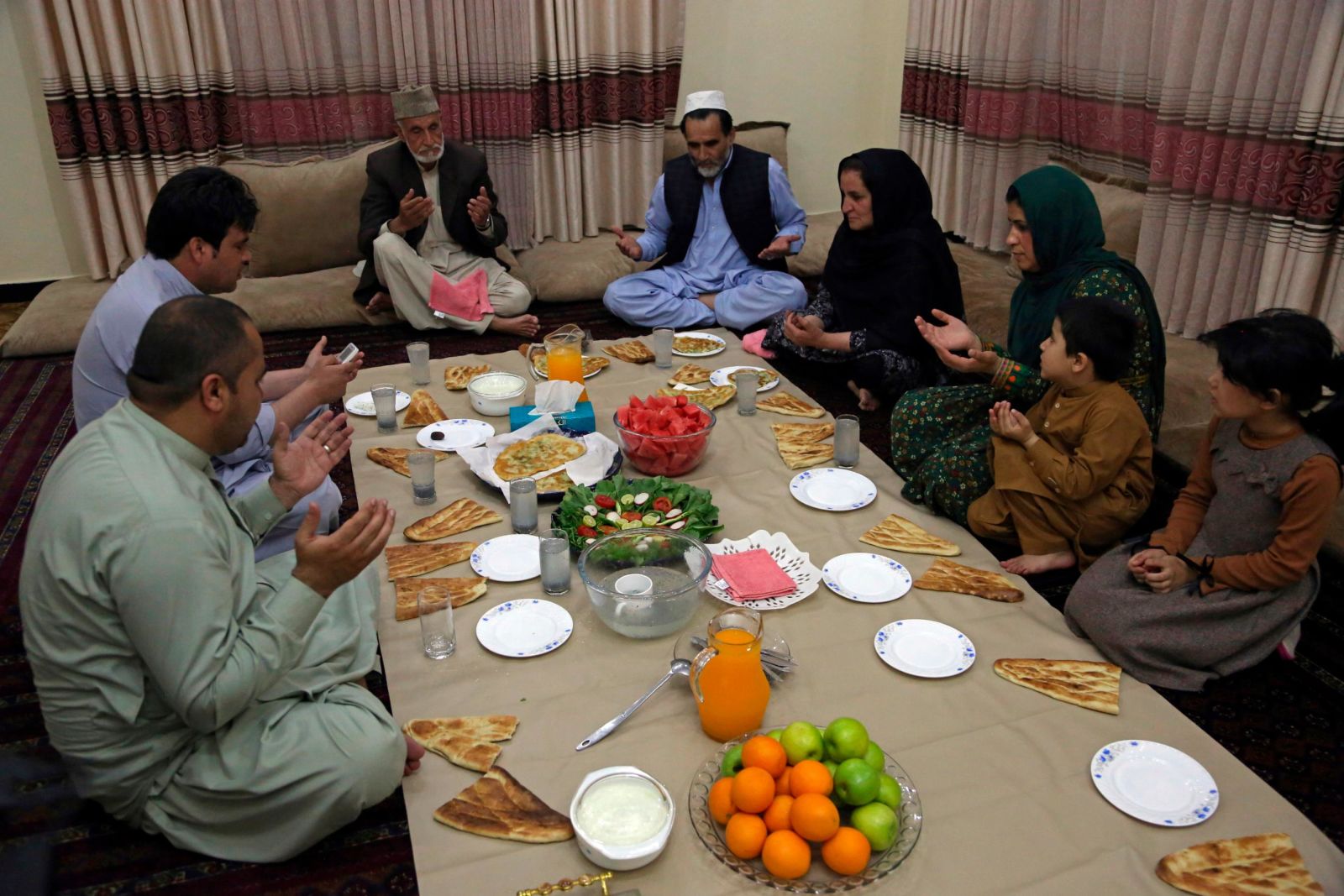 ( تصاویر) شروع ماه مبارک رمضان در سراسر جهان از قاب دوربین عکاسان