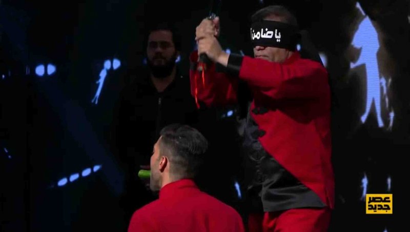 (ویدیو) شمشیر بازی نفسگیر استاد باقری (ضامن آهو) در فینال عصر جدید