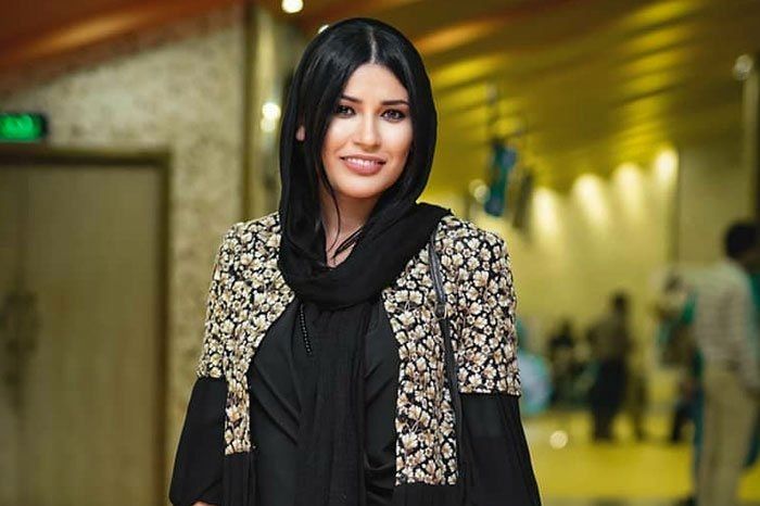 (تصویر) واکنش به مراسم ازدواج خانم بازیگر تلویزیون در زیر آب!
