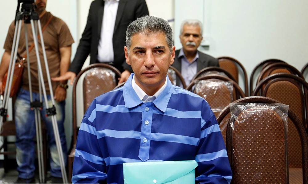 در دادگاه 