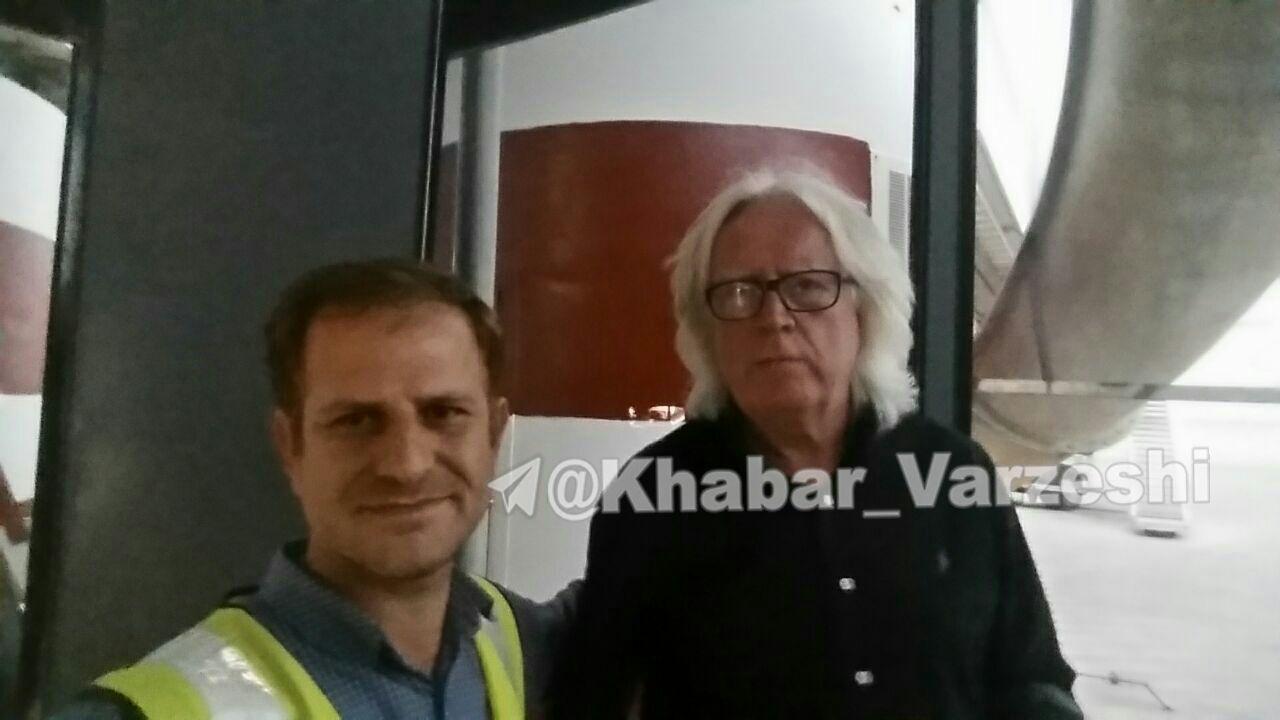 تصویری از شفر در حال ترک ایران