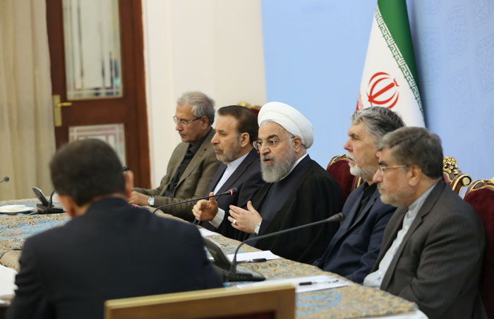 سخنان عجیب روحانی؛ دهباشی شنبه شب چه کسی بوده است؟! سخنان عجیب روحانی؛ دهباشی شنبه شب چه کسی بوده است؟!