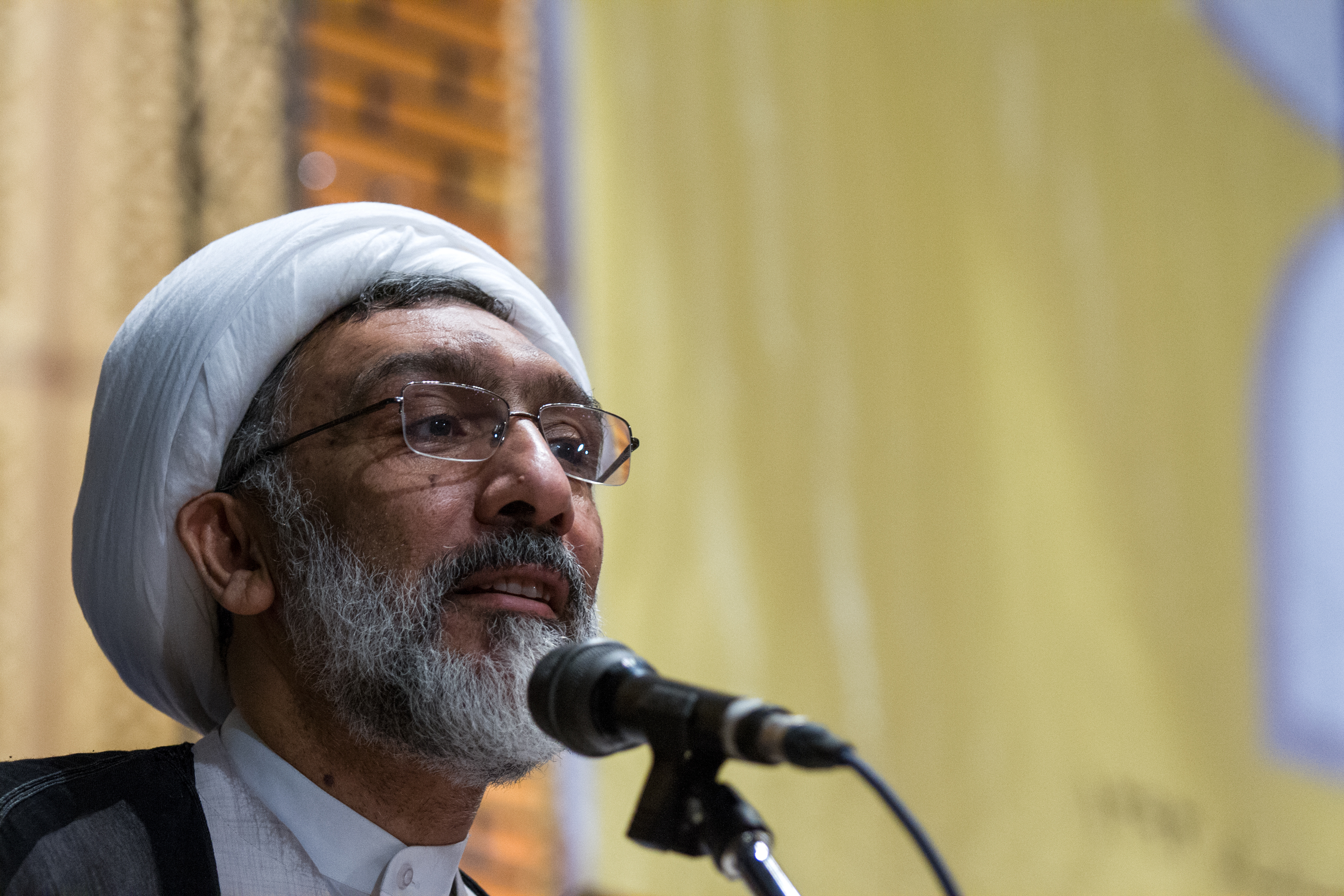 پورمحمدی: قبرستان باید در شهر باشد تا یاد مرگ را حفظ کنیم پورمحمدی: قبرستان باید در شهر باشد تا یاد مرگ را حفظ کنیم