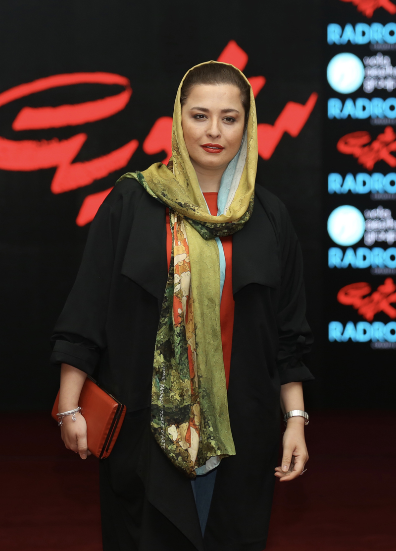 (تصاویر) پریناز ایزدیار و نوید محمدزاده در اکران «سرخپوست» (تصاویر) پریناز ایزدیار و نوید محمدزاده در اکران «سرخپوست»