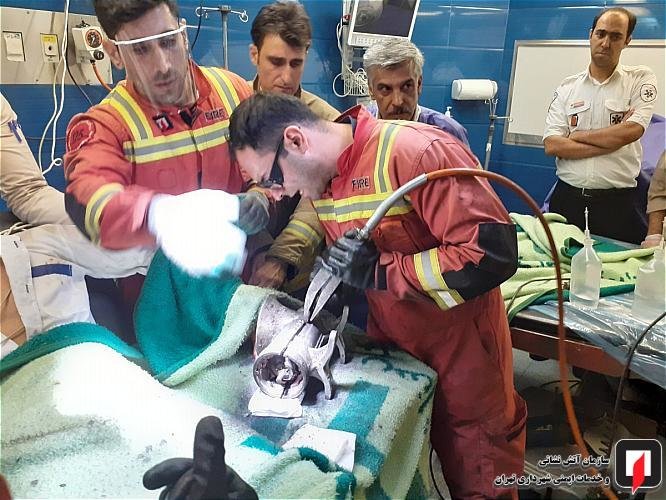 (تصاویر+۱۶) انگشتان دست کارگر ۱۶ ساله در چرخگوشت صنعتی (تصاویر+۱۶) انگشتان دست کارگر ۱۶ ساله در چرخگوشت صنعتی