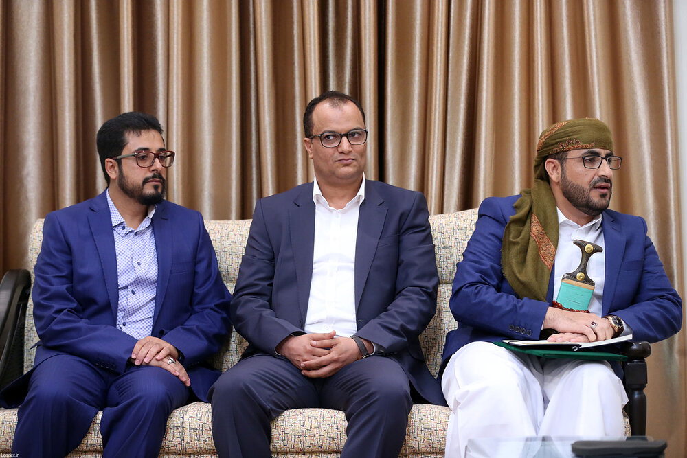 (تصاویر) چرا عبدالسلام در دیدار با رهبر انقلاب خنجر به همراه داشت؟