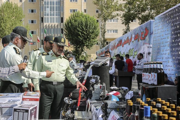 (تصاویر) از کشف کوزه ۳ میلیاردی تا دستگیری ماشینباز حرفهای در رعد ۲۸ (تصاویر) از کشف کوزه ۳ میلیاردی تا دستگیری ماشینباز حرفهای در رعد ۲۸