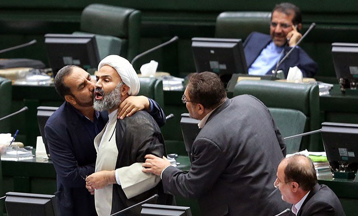 واکنش پژمانفر به انتشار فیلم درگیری لفظی خود با علی لاریجانی