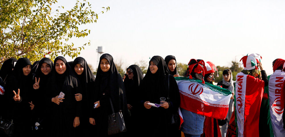 عکس‌های جنجالی کیهان؛ عباس عبدی:تندرو‌ها برای اثبات خود و نفی دیگران از دوقطبی سازی استفاده می‌کنند