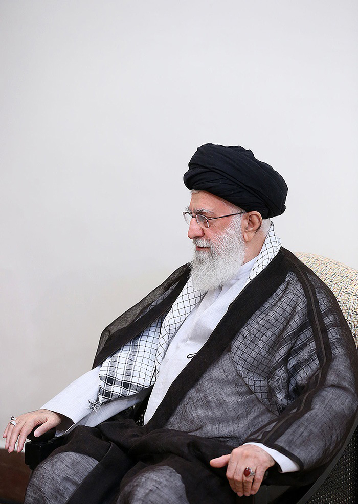 (تصاویر) دیدار عمران خان؛ نخست‌وزیر پاکستان با رهبر انقلاب