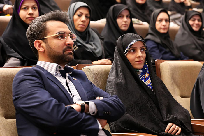 آذری جهرمی امشب در اینستاگرام جنجال به پا می‌کند؟