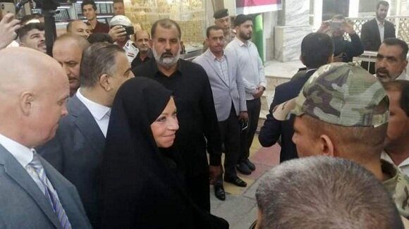 (عکس) پوشش متفاوت نماینده سازمان ملل مقابل آیت الله سیستانی (عکس) پوشش متفاوت نماینده سازمان ملل مقابل آیت الله سیستانی