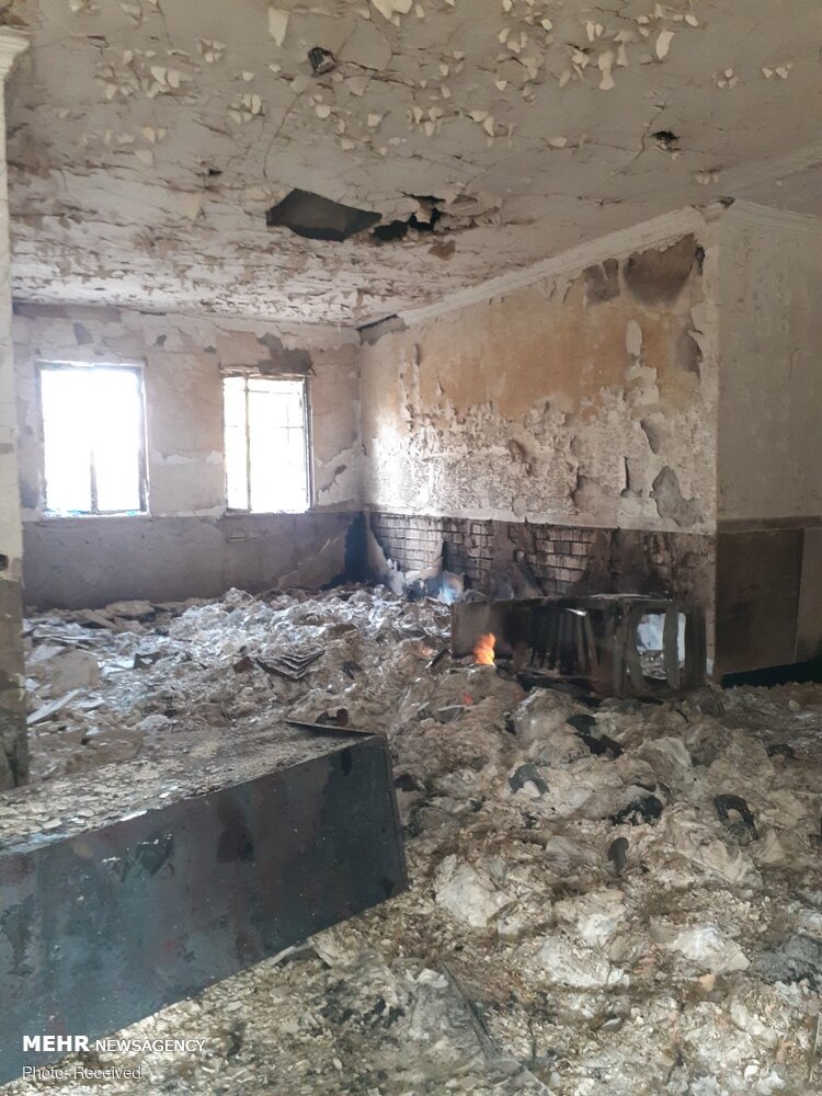 (تصاویر) نابودی ۱۳هزار جلد کتاب در آتش آشوب طلبان