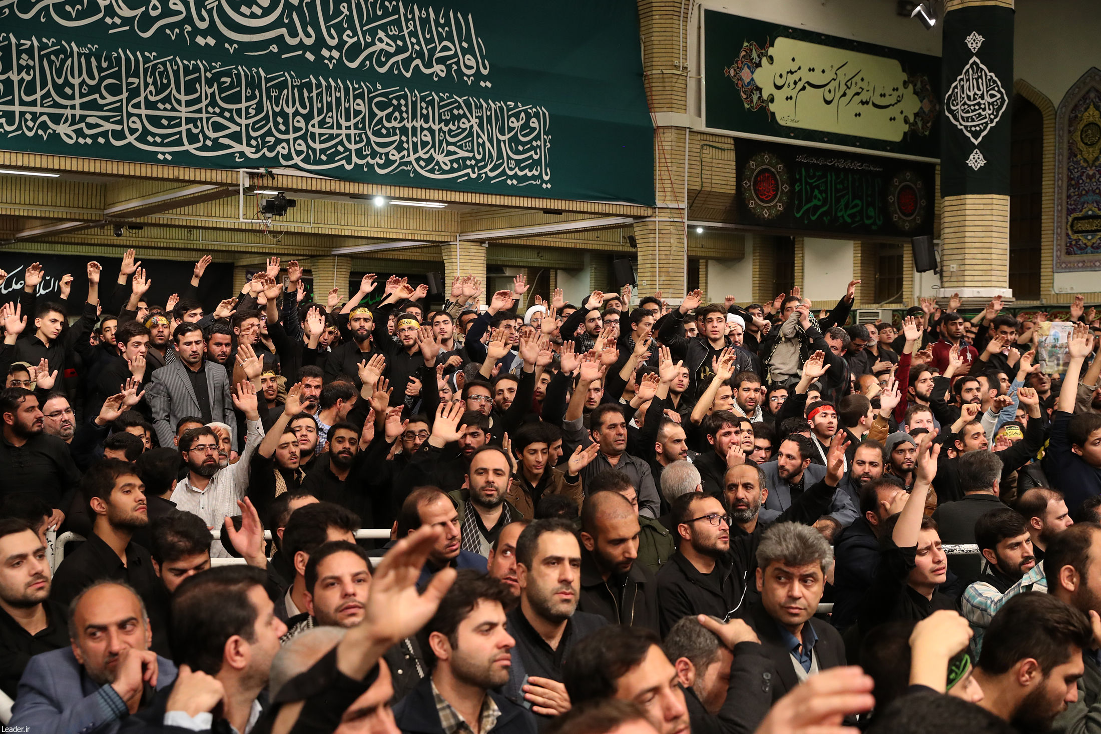 (تصاویر) مراسم عزاداری فاطمیه با حضور رهبر انقلاب
