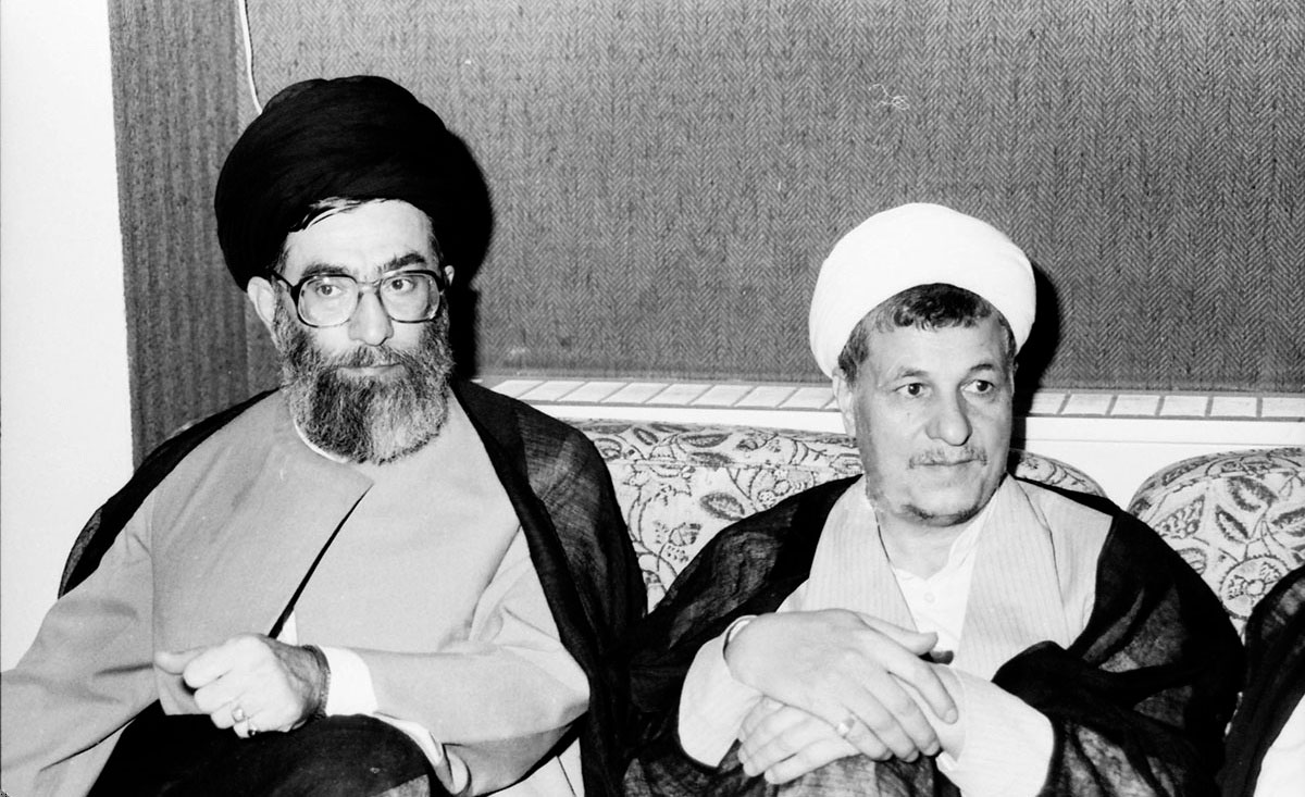 شلیک به هاشمی رفسنجانی در حرم امامخمینی شلیک به هاشمی رفسنجانی در حرم امامخمینی