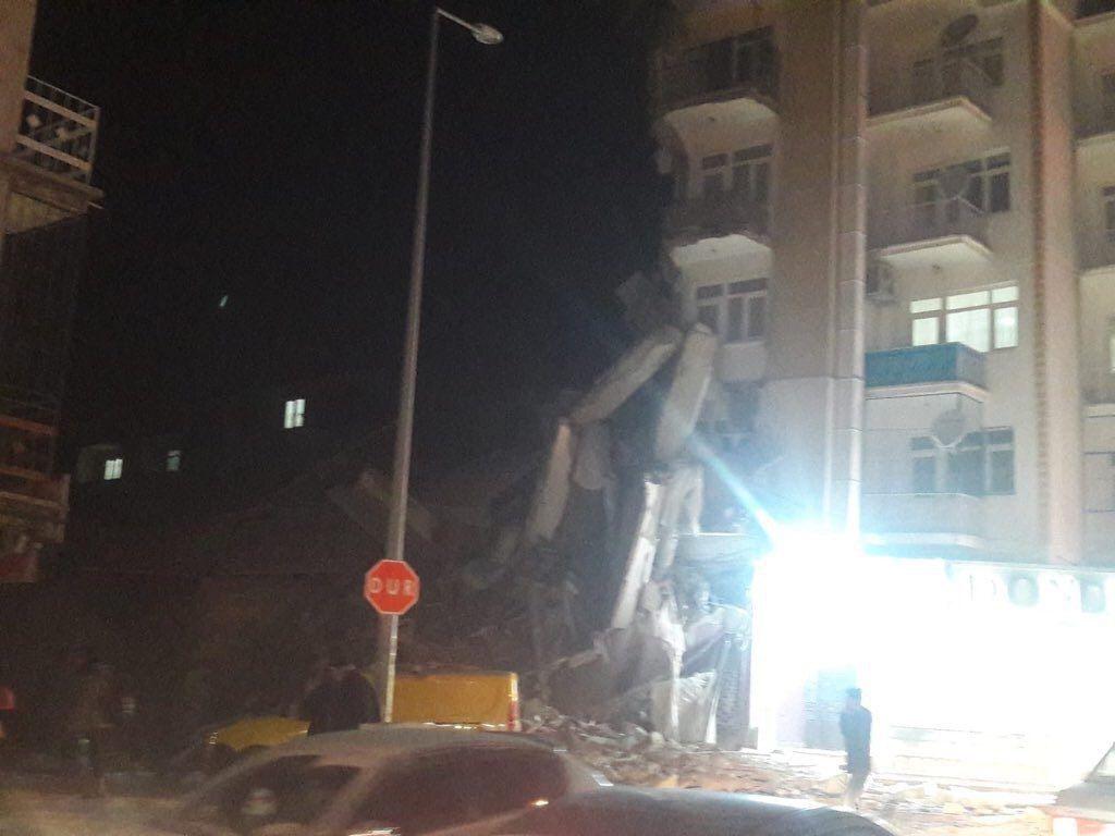 زمین لرزه ۶.۸ ریشتری شرق ترکیه را لرزاند