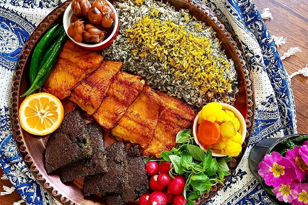 طرز تهیه سبزی پلو با ماهی مخصوص شب عید نوروز/منتشر نشود طرز تهیه سبزی پلو با ماهی مخصوص شب عید نوروز/منتشر نشود