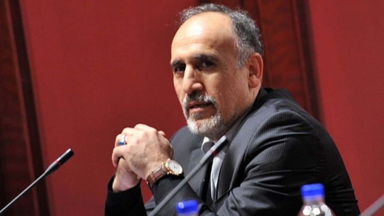 رانت دلار ۴۲۰۰ تومانی؛ به نام مردم ،به کام رانتخواران رانت دلار ۴۲۰۰ تومانی؛ به نام مردم ،به کام رانتخواران
