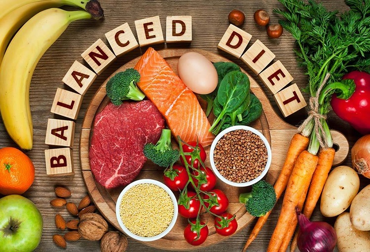 رژیم غذایی متعادل علت ریزش مو در مردان چیست و چگونه درمان میشود؟