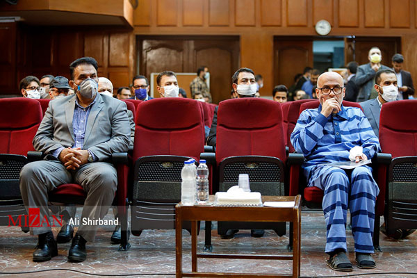 (عکس) بازپرس صادرکننده حکم فیلتر تلگرام در دادگاه اکبر طبری