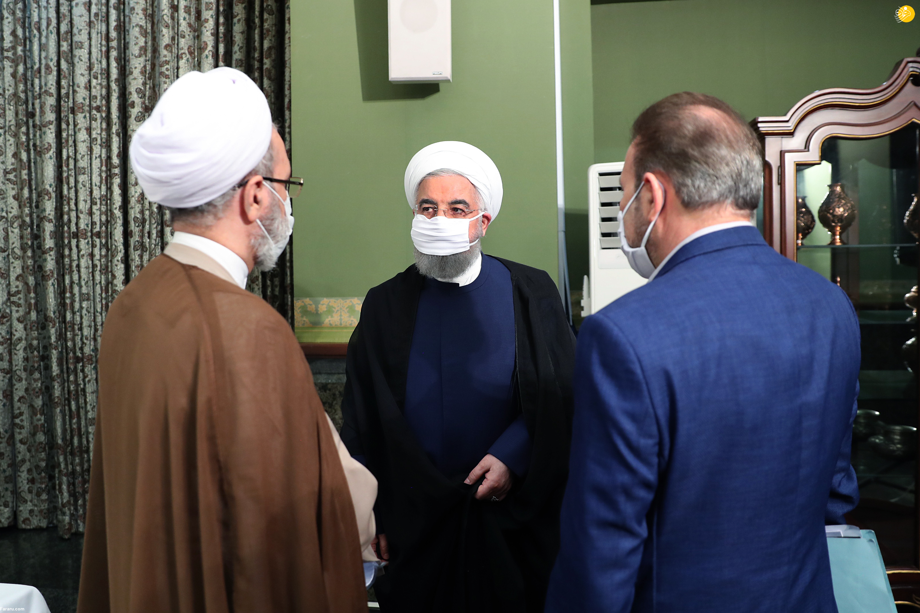 (تصویر) حسن روحانی هم ماسک زد