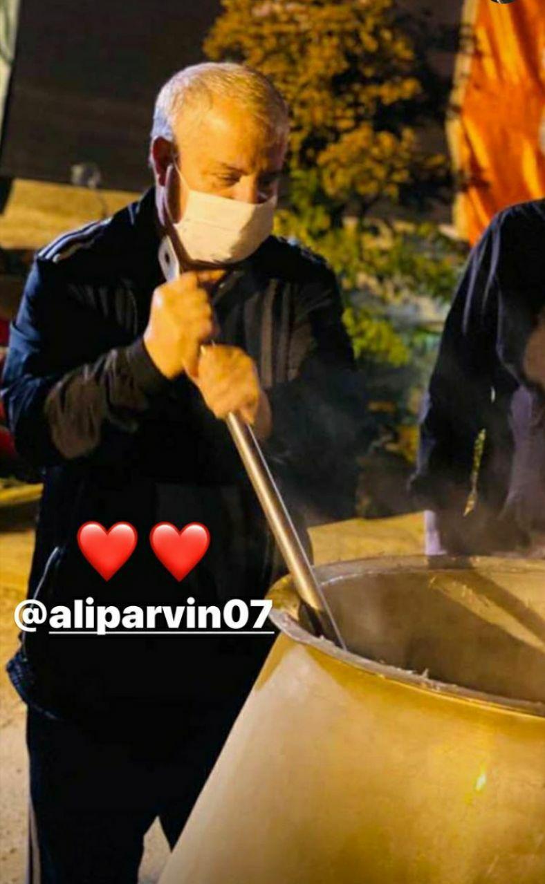 (عکس) علی پروین در مراسم عزای حسینی