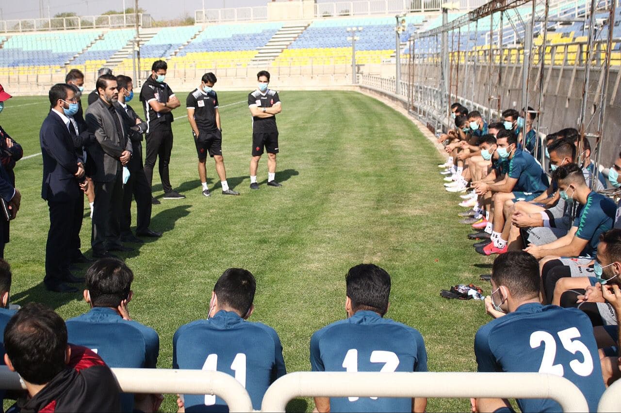 (عکس) ملاقات مدیرعامل جدید پرسپولیس با بازیکنان و مربی