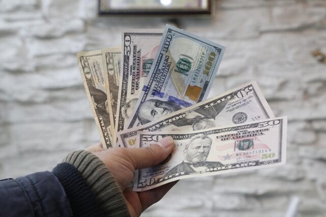 (جدول) نرخ انواع ارز، سکه، طلا، دلار و یورو در بازار امروز جمعه ۲ آبان ۱۳۹۹
