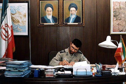 (ویدئو) تیمسار احمدی دادبین فرمانده اسبق نیروی زمینی ارتش به دنبال اجاره خانه؛ تیمسار دادبین کیست؟