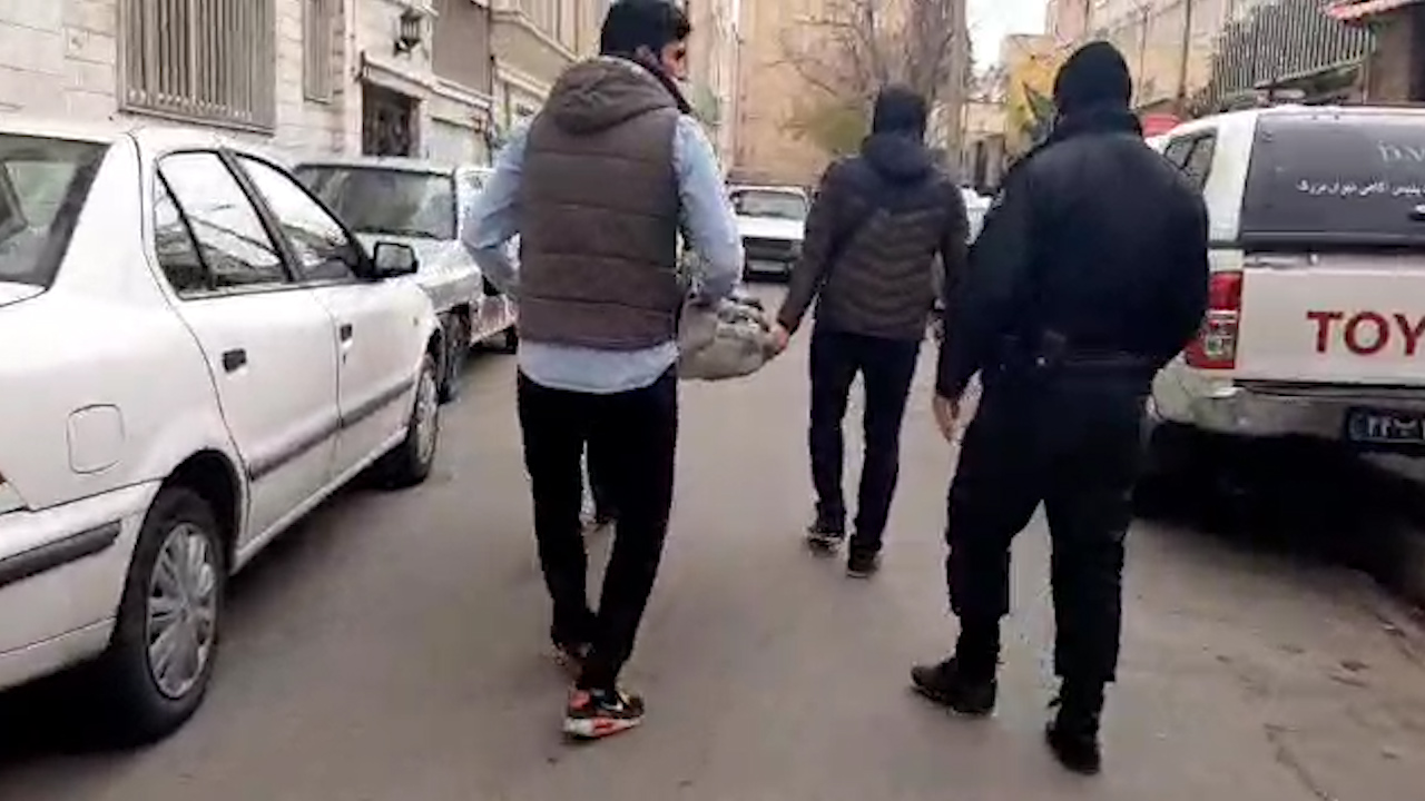 (تصاویر) باغچه پیرزن گور «شیما» بود؛ بهلول در حال کندن محل دفن جسد شیما