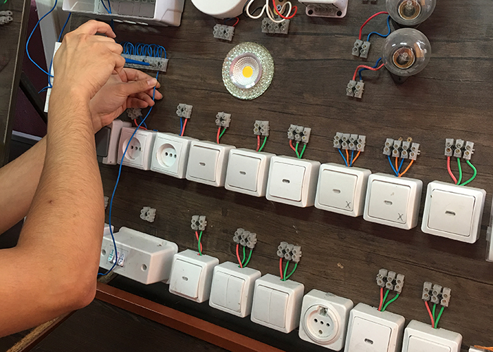 بهترین و کامل ترین دوره آموزش برق ساختمان کدام است؟