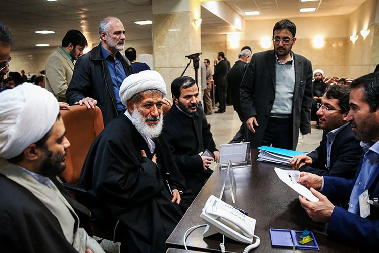 انتقادات شدید از آیت‌الله محمود امجد