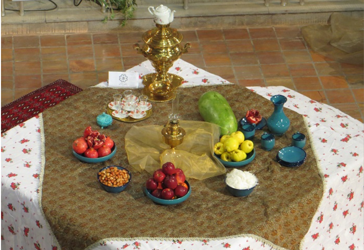شب یلدا یا شب چله چه شبی است؟ آیینهای سنتی شب یلدا در استانهای مختلف ایران