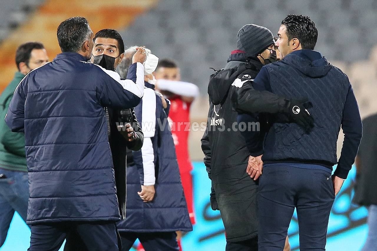 (عکس) جنجال هاشمی‌نسب در پایان دیدار پرسپولیس و فولاد