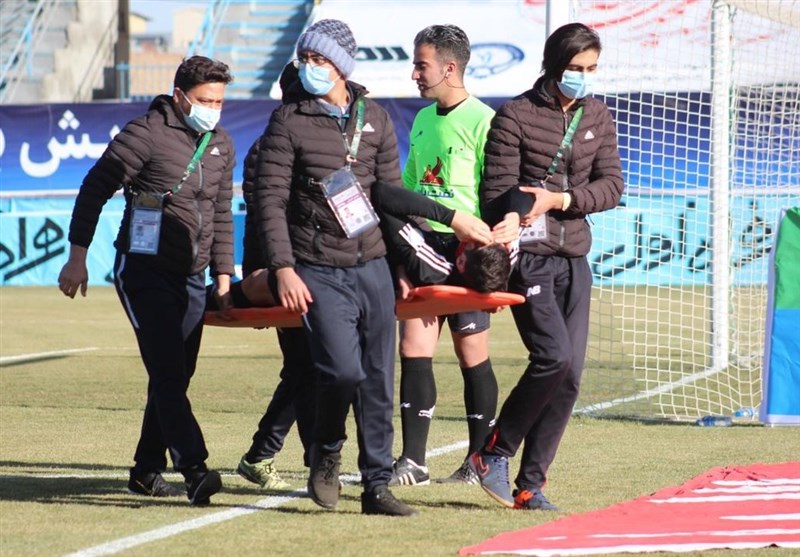 (عکس) مصدومیت وحشتناک دروازه‌بان تراکتور