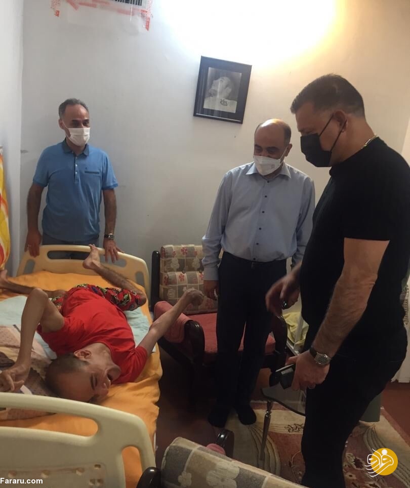 (عکس) حرکت خیرخواهانه و جالب علی دایی