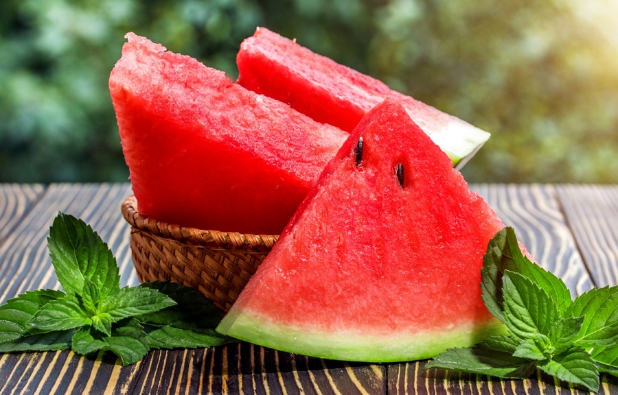 هشدار جدی دانشمندان؛ چرا نباید در شب هندوانه بخوریم؟