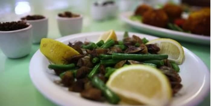 ژاپنی‌ها چه می‌خورند؛ از جیرجیرک تا ریتل گورخری