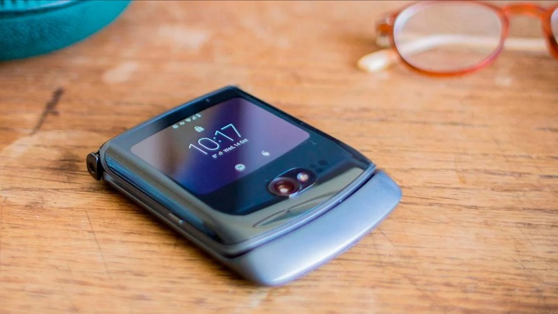 Wing و Razr؛ دو گوشی متفاوت برای خوباندن کل آیفون 13 پرومکس