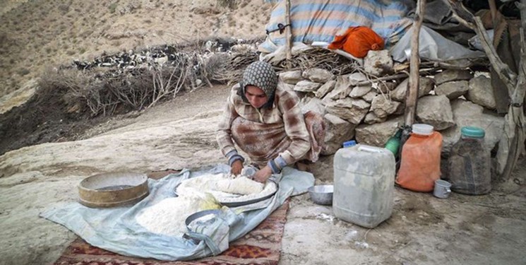 (تصاویر) خانواده‌ای که بعد از ۷۰ سال شناسنامه گرفتند