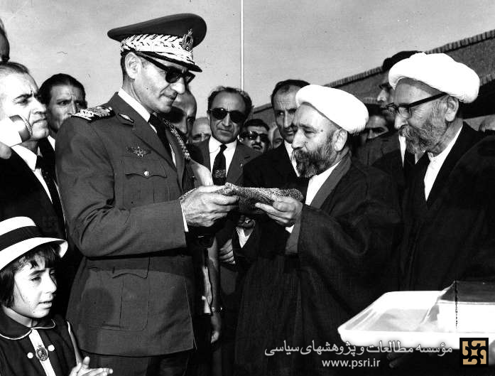 (تصاویر) استقبال قطب دروایش گنابادی از محمدرضا شاه