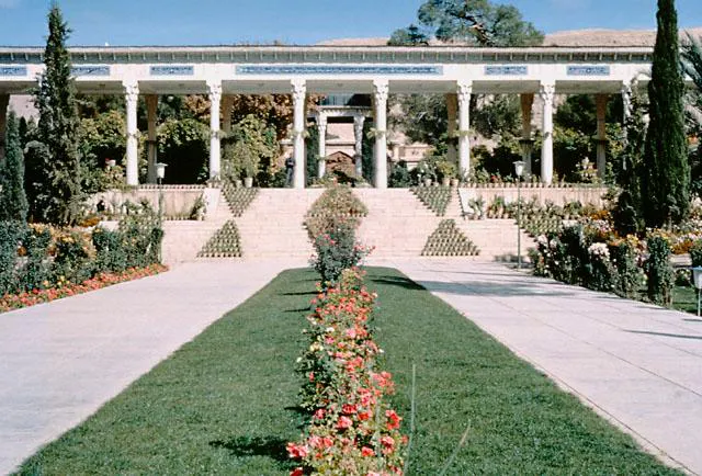 عکس‌هایی از ایران در دهه‌های سی و چهل شمسی