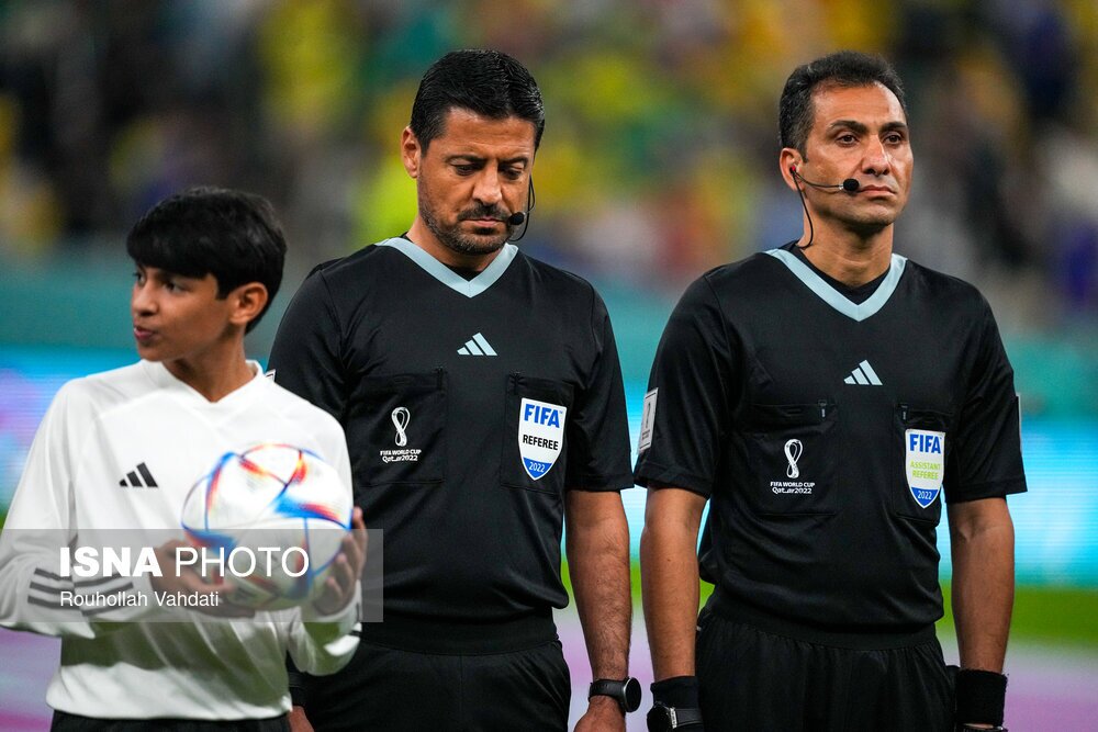 (تصویر) علیرضا فغانی و تیم داوری ایرانی در بازی برزیل و صربستان