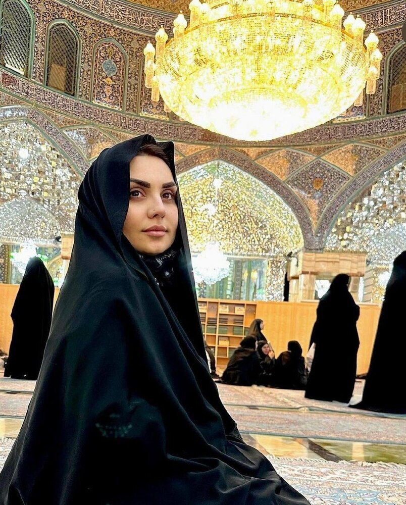 (تصاویر) خواننده مشهور آذربایجانی در ایران محجبه شد