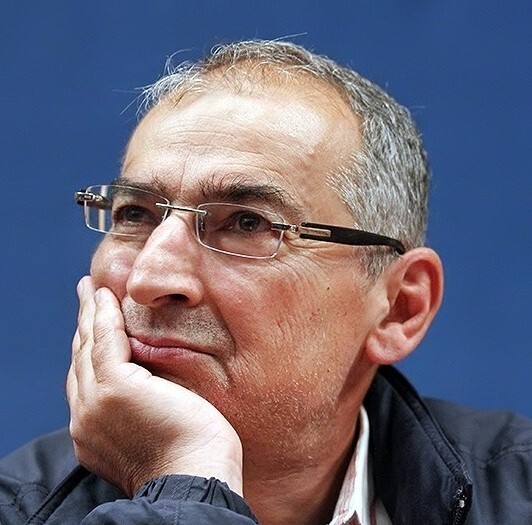 ابرقدرت چگونه زمین خورد