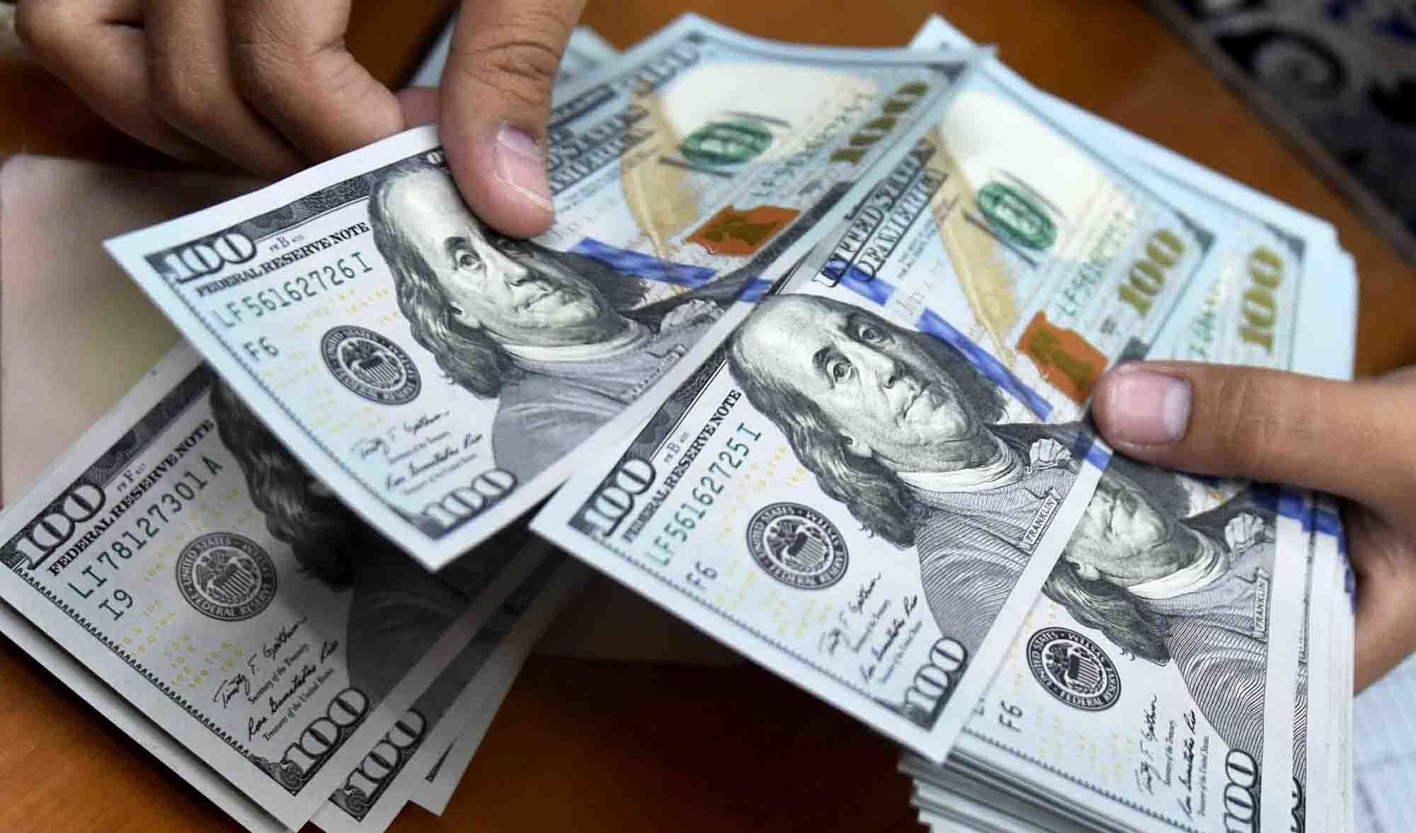 نفوذ مریخی‌ها به بانک مرکزی برای بالا بردن نرخ دلار