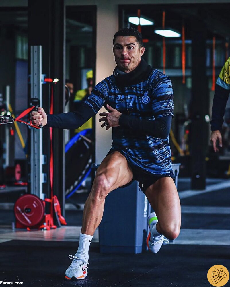 (عکس) عضلات شگفت‌انگیز کریستیانو رونالدو در ۳۷ سالگی
