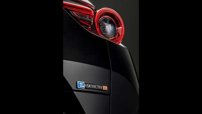 (تصاویر) مزدا ام اکس-۳۰ اسکای اکتیو آر-ئی وی؛ فناوری جالب و مفید ژاپنی برای رانندگی با خیال راحت!